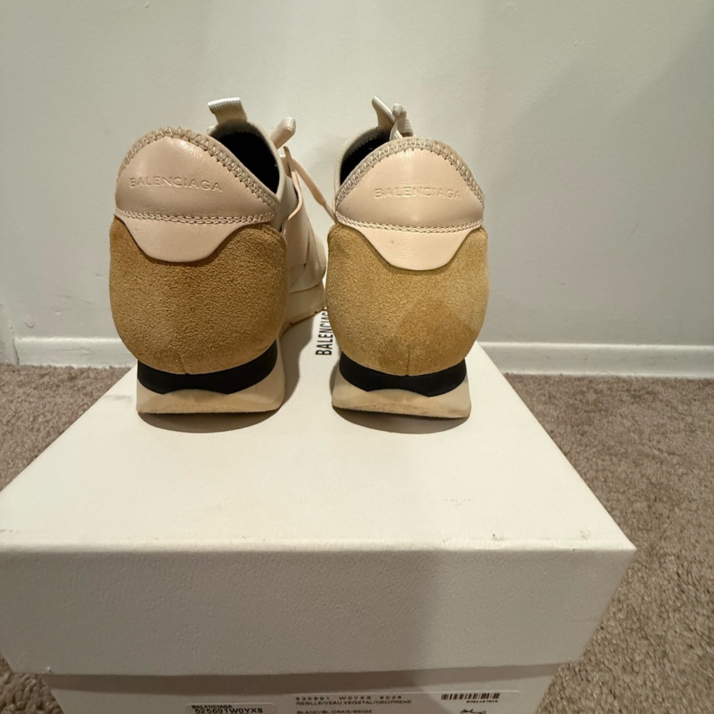 Balenciaga Women’s Cream Sneakers - Picture 6 of 8